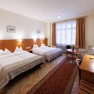 Continental Hotel-Pension